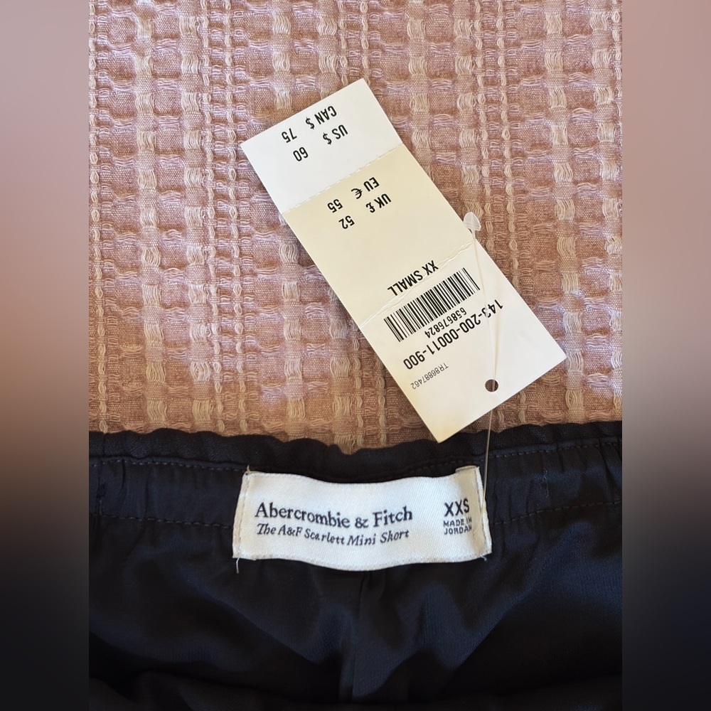 NWT A&F Black Mini Skort - Picture 3 of 3
